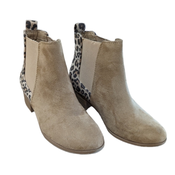 Faux Suede Leopard Print Booties - Picture 6 of 9